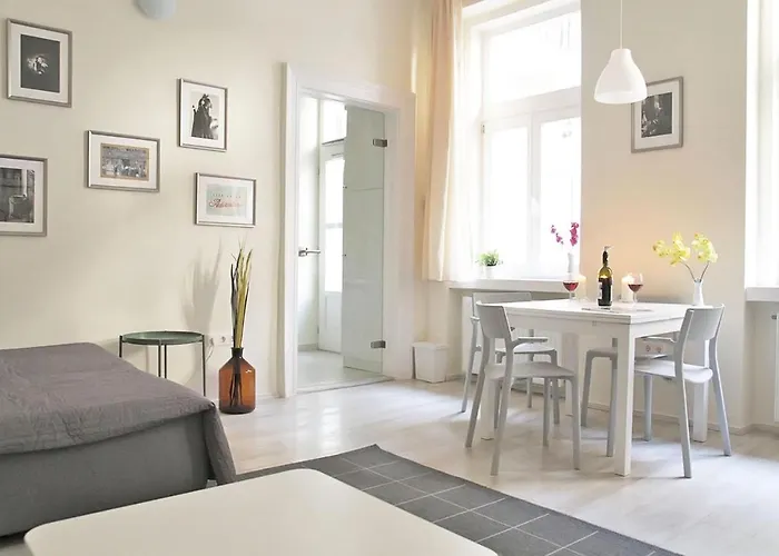 Eotvos Design * Budapest