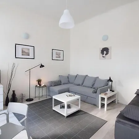 Eotvos Design 부다페스트